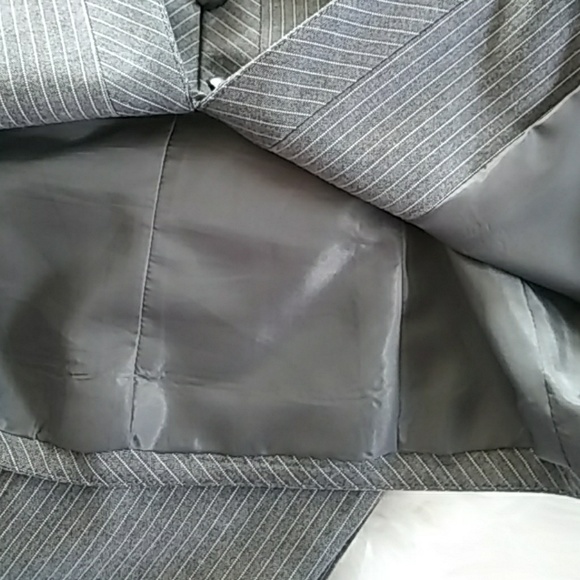Tahari by ASL Pinstripe Jacket Pants Set Size 6. - Picture 5 of 8